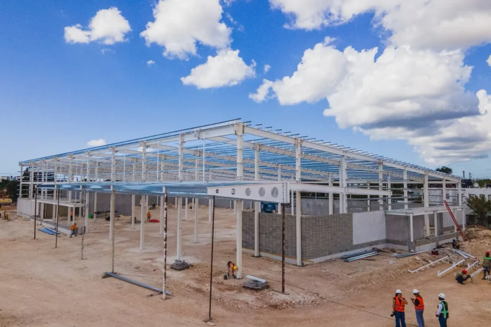 Fabricantes de estructuras metálicas piden reforzar controles para garantizar seguridad y competencia justa      