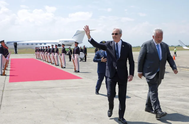 Presidente Abinader llega a Cali para participar en la transmisión de mando presidencial de Colombia