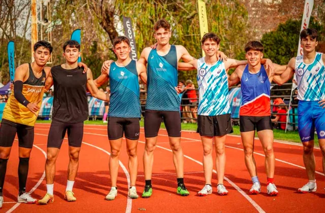 Policía Nacional sensibiliza a jóvenes atletas sobre prevención de la violencia en academia de béisbol de SDE