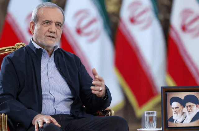 Pezeshkian se reúne con Jameneí en medio de especulaciones sobre su salud