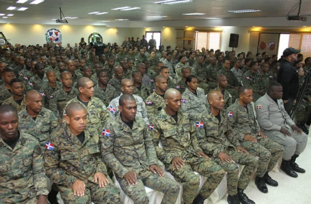 Equipar a un nuevo conscripto militar le cuesta al Estado hasta RD$139,707