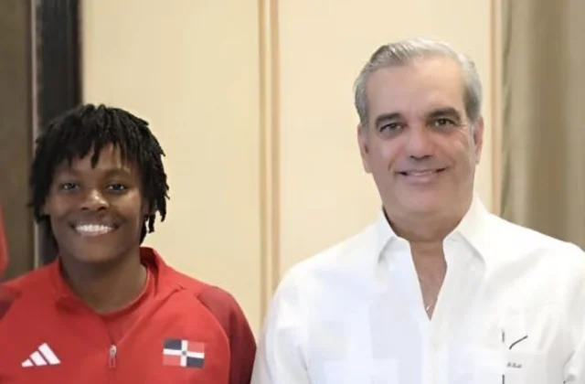 Abinader felicita a Marileidy Paulino tras conquistar los 400 metros en Budapest