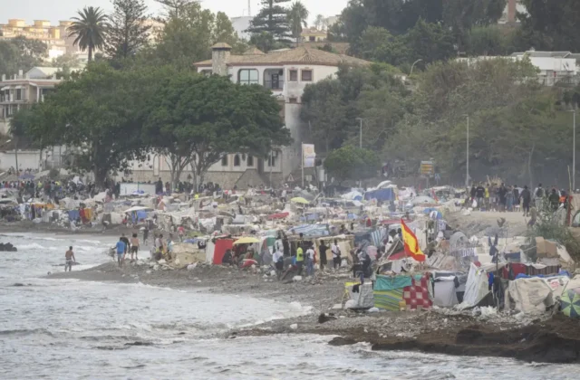 #Mundo:Bruselas reclama a Sánchez una “solución urgente” a la crisis en Ceuta: “Todos los migrantes tienen que volver rápidamente” #FVDigital