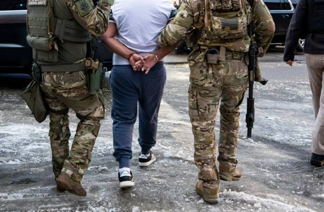 Tribunal de EE.UU. bloquea deportaciones de migrantes a terceros países sin previo aviso