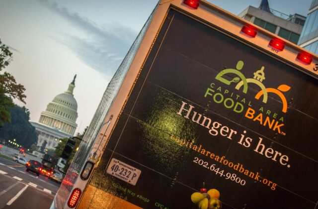Inseguridad alimentaria alcanza al 38 % de los hogares en Washington