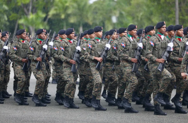 De raso a general: ¿cuánto cobran los militares en nuestro país?