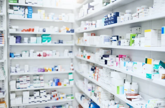 Roban casi $50,000 en medicamentos durante una serie de asaltos a farmacias de Nueva York