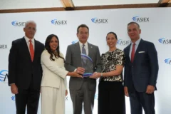 ASIEX reconoce al canciller Bisonó por su impulso a la inversión extranjera en RD