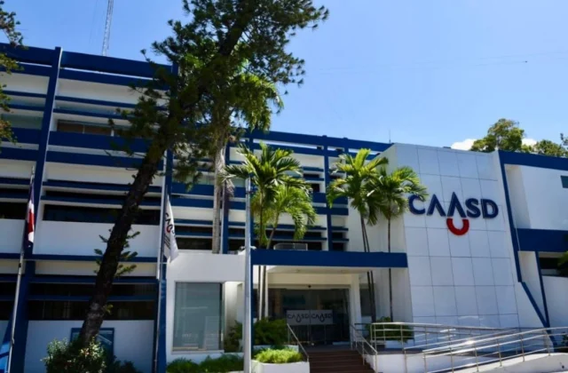Caasd pide a ciudadanos reportar fugas y averías para preservar el agua en el GSD