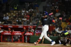 Licey vence a Toros 7-4 con jonrones de Florial y Alcántara