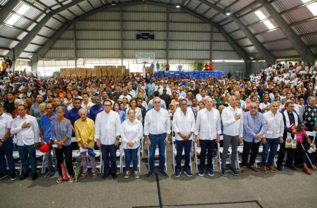 Más de 9,000 hogares en Santiago son impactados con entrega de enseres, soluciones habitacionales y asistencia alimentaria a familias vulnerables