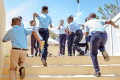 Ministerio de Educación ordena retorno a clases tras levantamiento de alertas amarillas