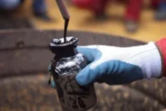 Petróleo de Texas cae a 102 dólares ante esperanzas de diálogo en Oriente Medio