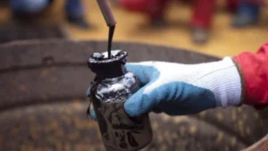 Petróleo de Texas cae a 102 dólares ante esperanzas de diálogo en Oriente Medio