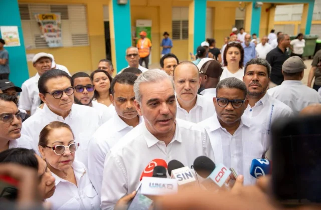 Presidente Luis Abinader: “El Gobierno está en sesión permanente para garantizar la seguridad del pueblo dominicano ante situación en Haití»